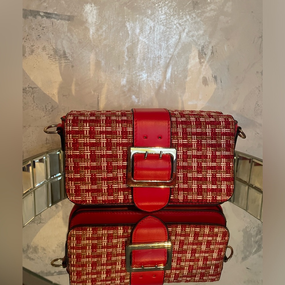NWOT RED BUCKLE CLUTCH OR CROSSBODY PURSE - Picture 3 of 9
